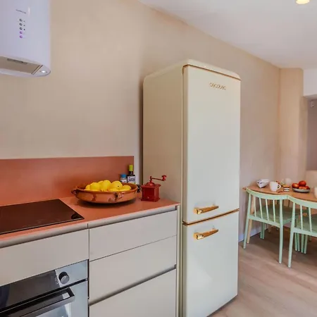 Edificio Candela-2 By Interhome